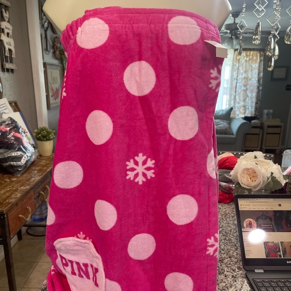 Pink towel - Picture 1 of 1